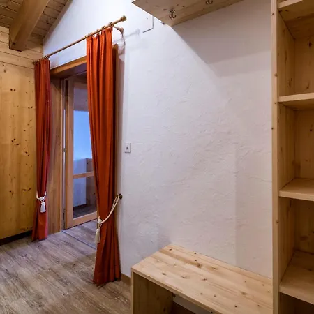 Tschuggenweg 14 公寓 *