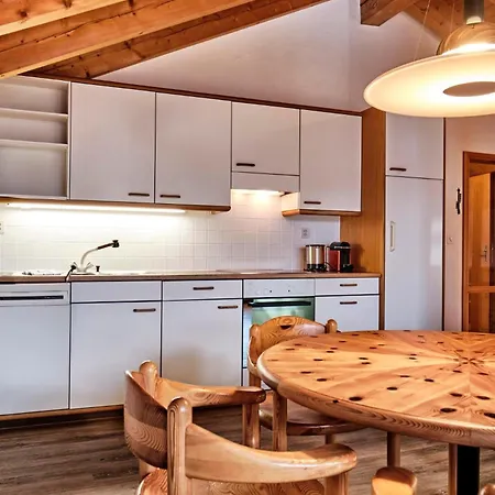 Tschuggenweg 14 公寓